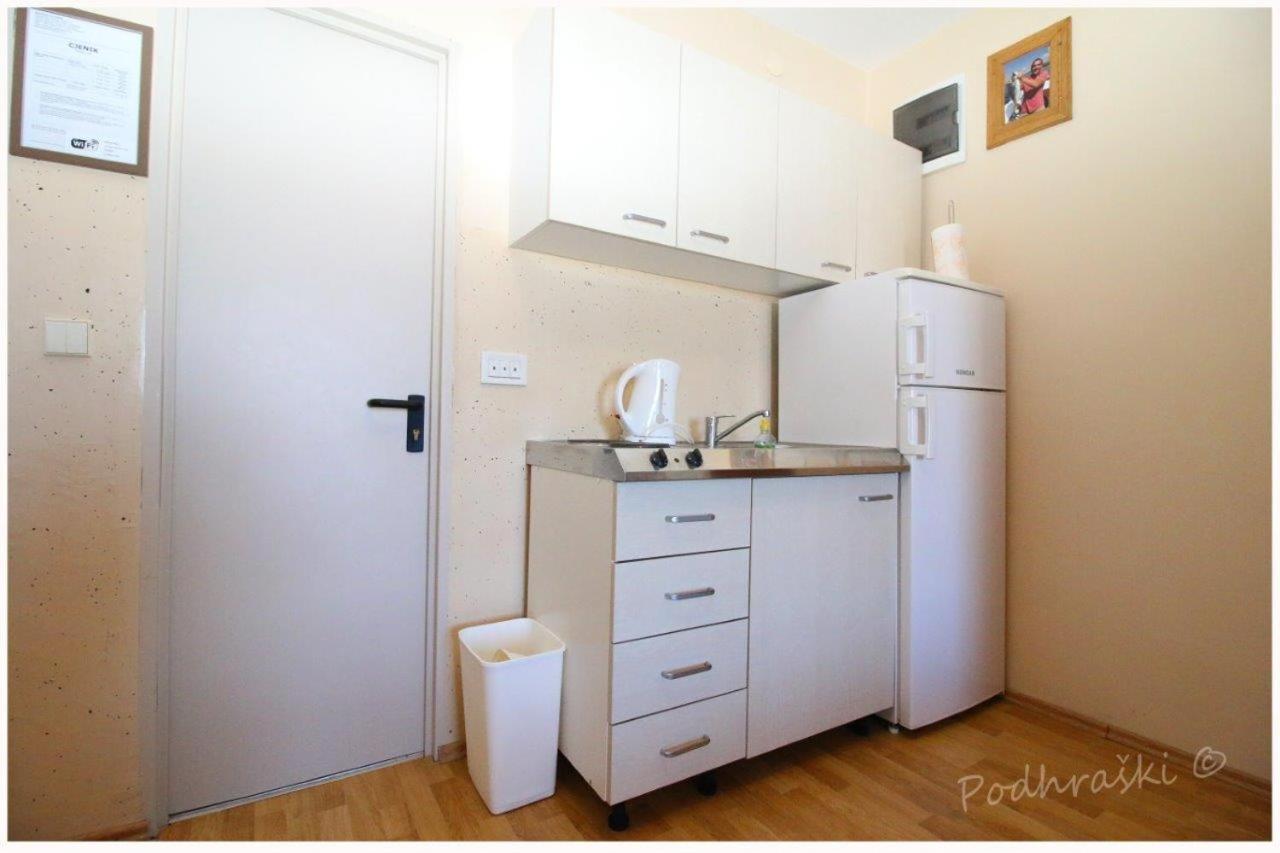 Primosten Apartments エクステリア 写真