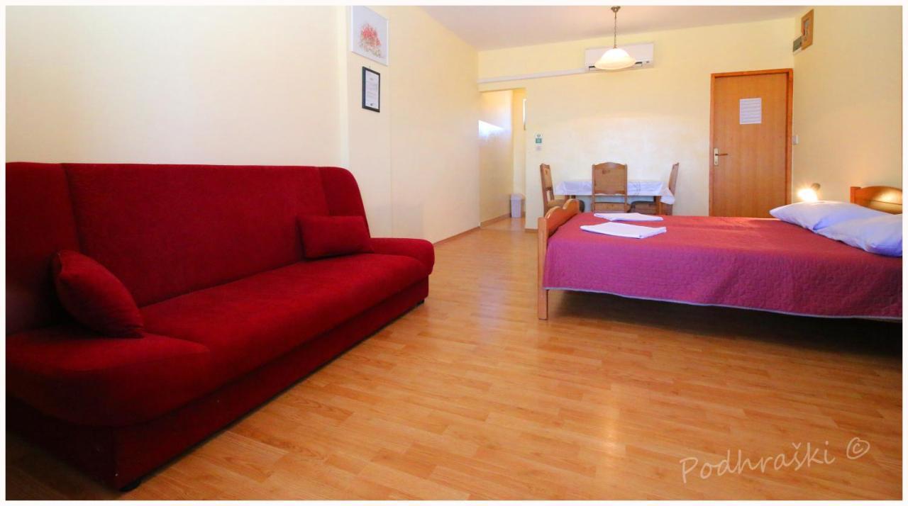 Primosten Apartments エクステリア 写真